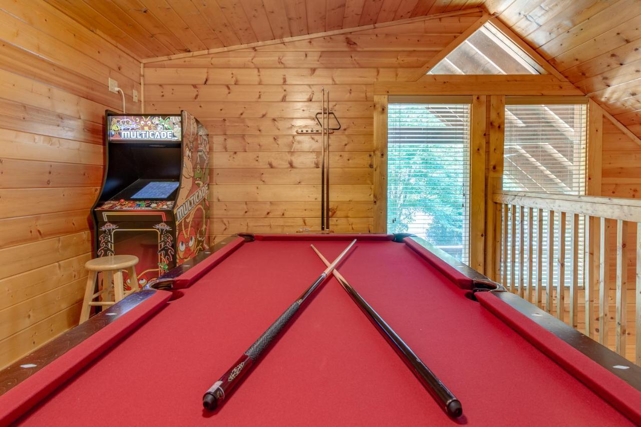 A Mountain Paradise, 2 Bedrooms, Sleeps 6, Pool Access, Hot Tub, Pool Table Pigeon Forge Buitenkant foto