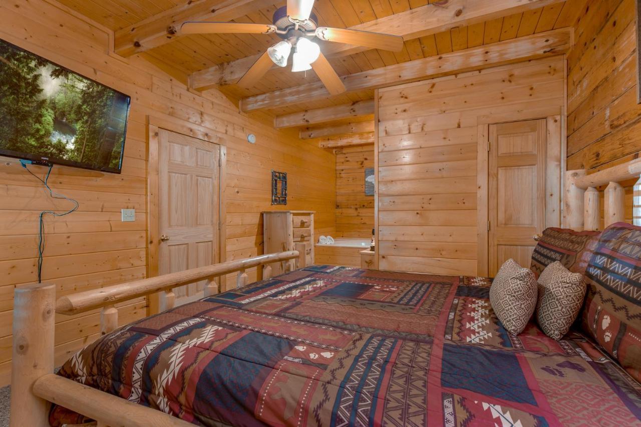 A Mountain Paradise, 2 Bedrooms, Sleeps 6, Pool Access, Hot Tub, Pool Table Pigeon Forge Buitenkant foto