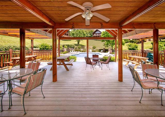 A Mountain Paradise, 2 Bedrooms, Sleeps 6, Pool Access, Hot Tub, Pool Table Pigeon Forge Buitenkant foto